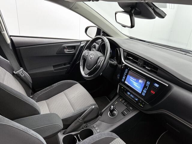 Toyota AURIS 1.8 Hybrid Dynamic | Parkeersensoren voor+achter | Stoelverwarming | Spiegels elektrisch inklapbaar | Cruise control | Achteruitrijcamera |