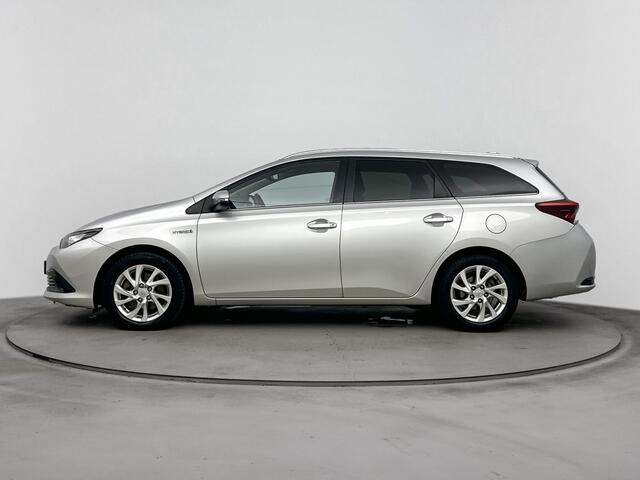 Toyota AURIS 1.8 Hybrid Dynamic | Navigatie | Cruise Control | DAB | Climate Control | Trekhaak | Achteruitrijcamera |