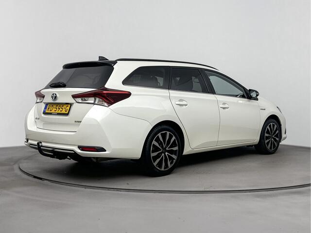 Toyota AURIS Touring Sports 1.8 Hybrid Black Edition | Navigatie | Climate control | Trekhaak | Achteruitrijcamera | Spiegels elektrisch verstel/inklapbaar |