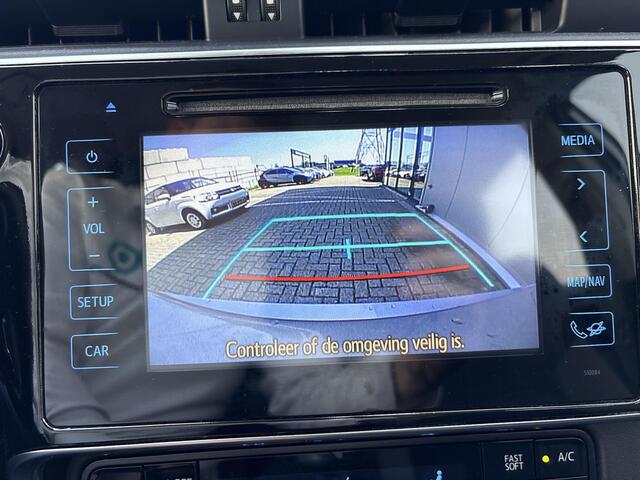 Toyota AURIS 1.8 Hybrid Dynamic **NAVIGATIE/ CRUISE CONTROL/ CLIMATE CONTROL**