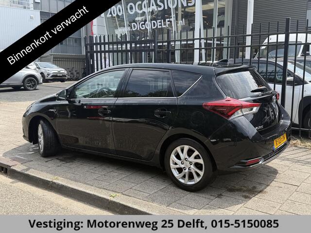 Toyota AURIS 1.8 Hybrid Executive . GARANTIE TOT 02-2029 . STOEL VERWARMING . NAVIGATIE . CRUISE CONTROL .