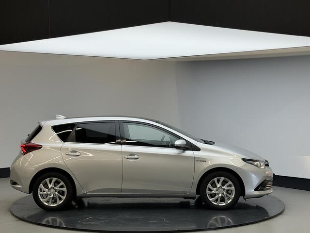 Toyota AURIS 1.8 Hybrid Dynamic | Cam achter | Lm op All weather | Dealer onderhouden | NL auto