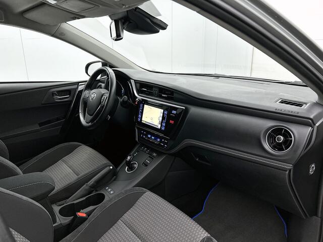 Toyota AURIS 1.8 Hybrid Dynamic Ultimate | Stoelverwarming | Climate Control | Cruise Control | Achteruitrijcamera |