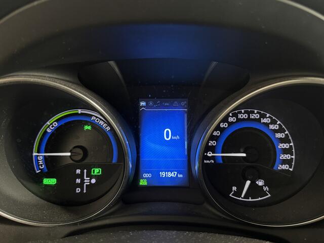 Toyota AURIS Touring Sports 1.8 Hybrid Black Edition Go | Parkeersensoren voor - en achter | Trekhaak |