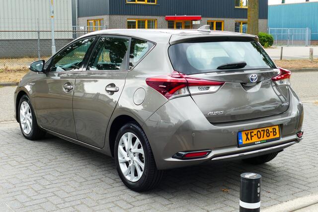 Toyota AURIS 1.8 Hybrid Energy. Navi, Camera, Clima, Cruise, StoelVerw, 16"LMV