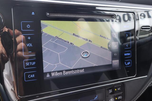 Toyota AURIS Touring Sports 1.2T Trend | Panoramadak | Trekhaak | Camera | Dealer onderhouden