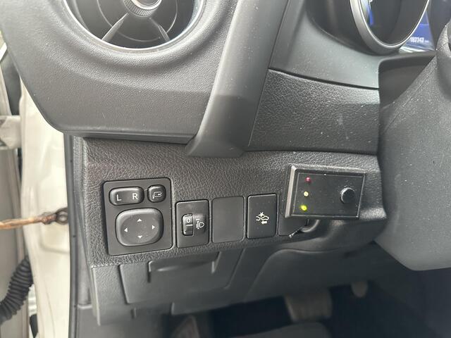 Toyota AURIS Touring Sports 1.8 Hybrid Black Edition Go