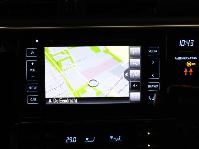Toyota AURIS 1.8 Hybrid Executive | Navigatie | Sportstoelen | Camera | Lichtmetalen velgen |