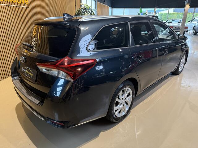 Toyota AURIS Touring Sports 1.8 Hybrid Executive panoramadak | Automaat | Camera