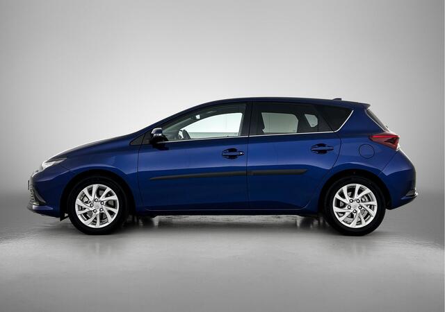 Toyota AURIS 1.8 Hybrid Business Plus | Dealer onderhouden | Trekhaak afneembaar | Navigatie | Elektrisch inklapbare buitenspiegels | Cruise control | Climate Control | Bluetooth | DAB