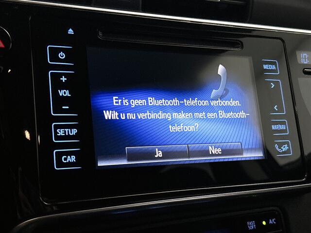 Toyota AURIS 1.8 Hybrid Business Plus | Dealer onderhouden | Trekhaak afneembaar | Navigatie | Elektrisch inklapbare buitenspiegels | Cruise control | Climate Control | Bluetooth | DAB