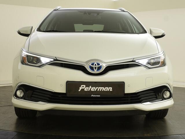 Toyota AURIS Touring Sports 1.8 Hybrid Executive | Trekhaak | PDC | Panoramadak |