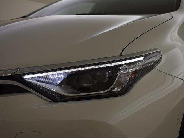 Toyota AURIS Touring Sports 1.8 Hybrid Executive | Trekhaak | PDC | Panoramadak |