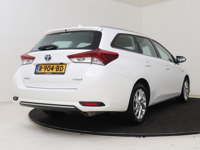 Toyota AURIS Touring Sports 1.8 Hybrid Aspiration | Dealer Onderhouden | Climate Control | Cruise Control | Achteruitrijcamera | Bluetooth | Elektrisch verstelbare spiegels | Elektrische ramen voor+achter |