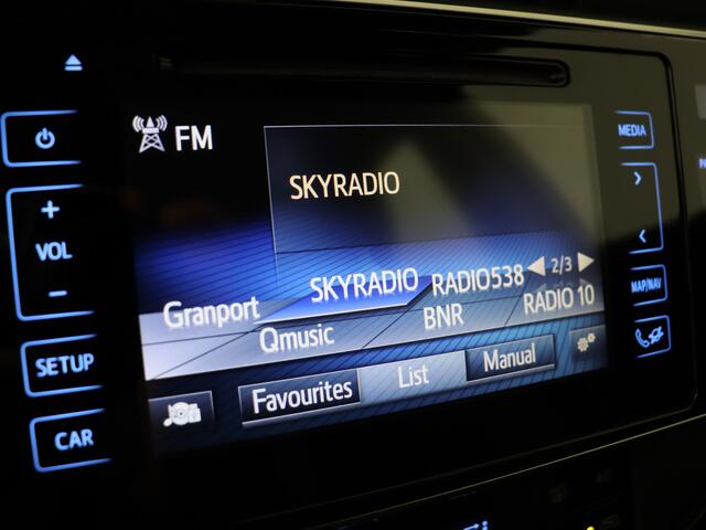 Toyota AURIS Touring Sports 1.8 Hybrid Aspiration | Dealer Onderhouden | Climate Control | Cruise Control | Achteruitrijcamera | Bluetooth | Elektrisch verstelbare spiegels | Elektrische ramen voor+achter |