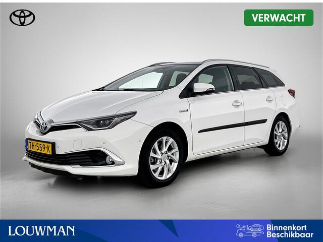 Toyota AURIS Touring Sports 1.8 Hybrid Executive | Panoramadak | Parkeersensoren voor+achter met assistent | Stoelverwarming | Trekhaak | Navigatie | Climate Control |