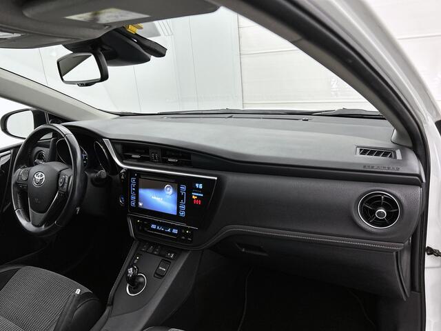 Toyota AURIS Touring Sports 1.8 Hybrid Executive | Panoramadak | Parkeersensoren voor+achter met assistent | Stoelverwarming | Trekhaak | Navigatie | Climate Control |