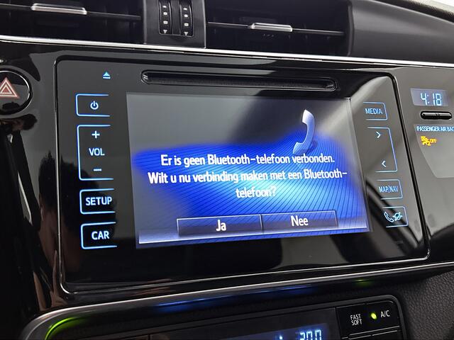 Toyota AURIS Touring Sports 1.8 Hybrid Executive | Panoramadak | Parkeersensoren voor+achter met assistent | Stoelverwarming | Trekhaak | Navigatie | Climate Control |