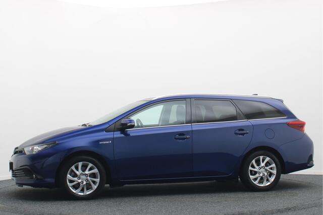 Toyota AURIS Touring Sports 1.8 Hybrid Dynamic Panoramadak, Keyless, Camera, Navigatie, Climate, 16"