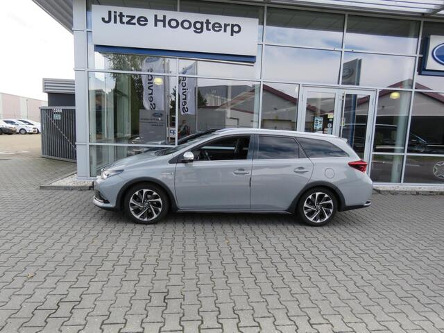 Toyota AURIS 1.8 Hybrid Volcano Edition NAVI,TREKHAAK,STOELVERWARMING,CRUISE CONTROL.