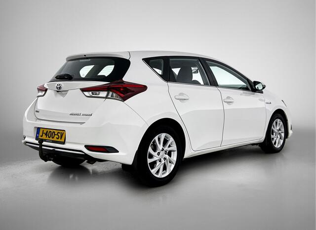 Toyota AURIS 1.8 Hybrid Dynamic | Dealer onderhouden | Trekhaak afneembaar | Stoelverwarming | Climate Control | Achteruitrijcamera | Cruise Control | Elektrische ramen voor+achter |