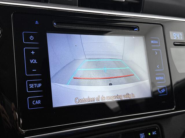 Toyota AURIS 1.8 Hybrid Dynamic | Dealer onderhouden | Trekhaak afneembaar | Stoelverwarming | Climate Control | Achteruitrijcamera | Cruise Control | Elektrische ramen voor+achter |