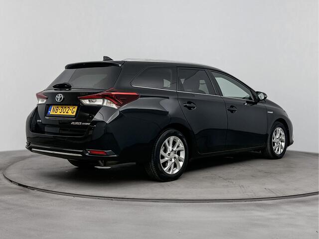 Toyota AURIS Touring Sports 1.8 Hybrid Lease pro | Navigatie | Panoramadak | Stoelverwarming | Parkeersensoren |