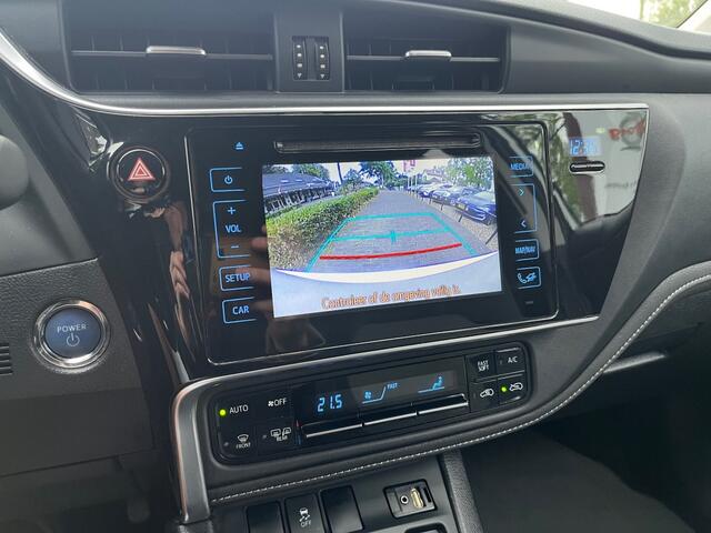 Toyota AURIS 1.8 HYBRID DYNAMIC AUTOMAAT / CAMERA / CRUISE CTR. / AIRCO-ECC / ELEK. RAMEN / 17'' LM-VELGEN