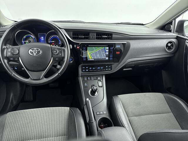 Toyota AURIS 1.8 Hybrid Executive | Trekhaak | Navigatie | Parkeersensoren | Cruise Control |