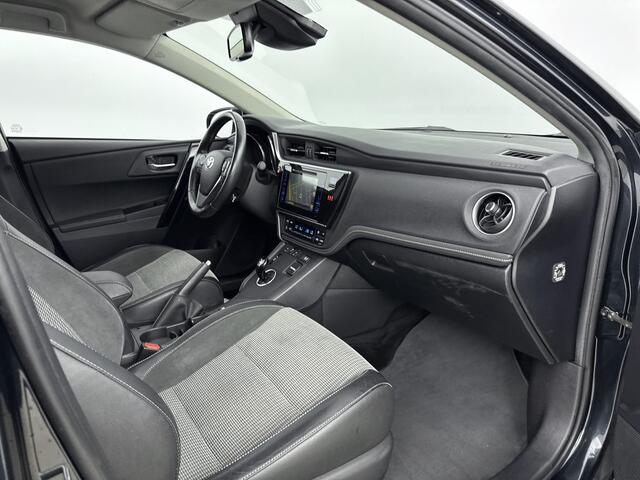 Toyota AURIS 1.8 Hybrid Executive | Trekhaak | Navigatie | Parkeersensoren | Cruise Control |