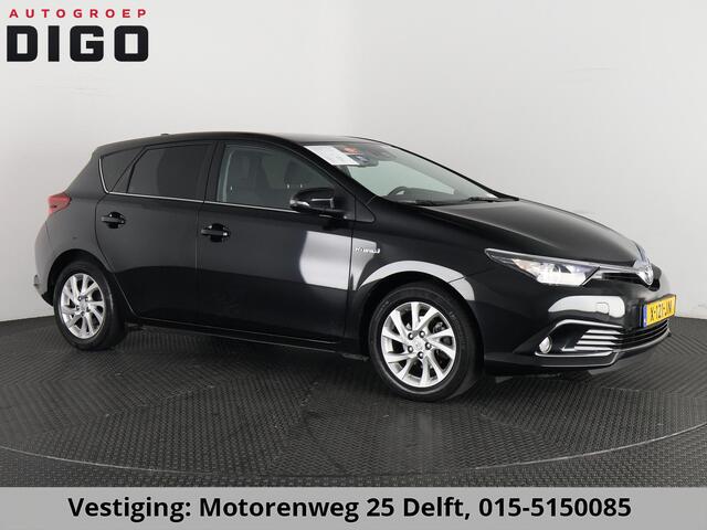 Toyota AURIS 1.8 HYBRIDE EXECUTIVE AUTOMAAT GARANTIE 2029! CAMERA.STOELVERWARMING . NAVIGATIE . CRUISE CONTROL .