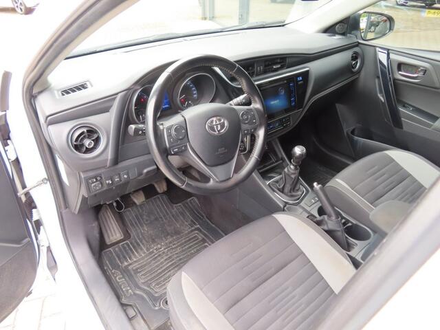 Toyota AURIS 1.2T Dynamic Ecc Cruise Led 2x Pdc Trekhaak 2017