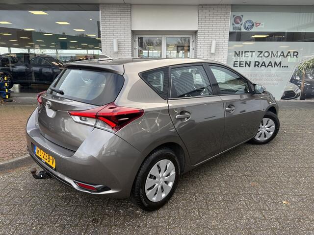 Toyota AURIS 1.3 Now | Trekhaak | Bluetooth | Climate control |