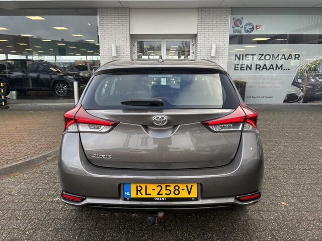 Toyota AURIS 1.3 Now | Trekhaak | Bluetooth | Climate control |