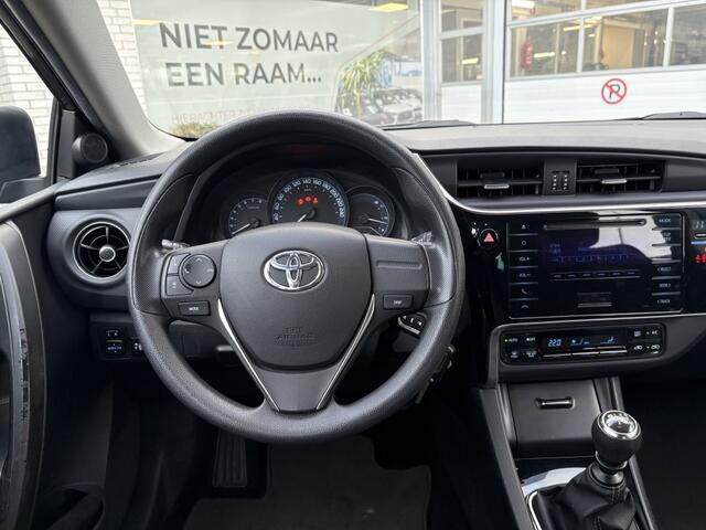 Toyota AURIS 1.3 Now | Trekhaak | Bluetooth | Climate control |