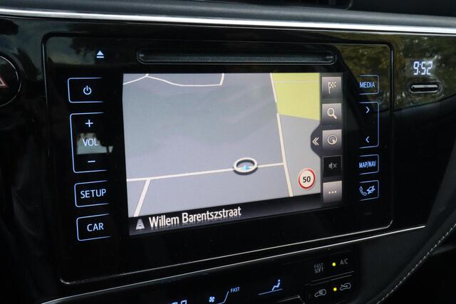 Toyota AURIS Touring Sports 1.8 Hybrid Trend | Cruise control | Panoramadak | Climate control | Camera | Dealer onderhouden