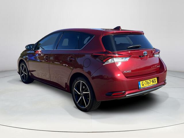 Toyota AURIS 1.8 Hybrid Black Edition | Cruise control | Licht metalen velgen | Bluetooth | Parkeercamera |