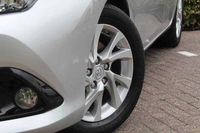 Toyota AURIS 1.8 Hybrid Energy Plus Rijklaar | Keyless | Sensoren | Camera | Cruise | Clima | Dealer onderhouden – foto 4