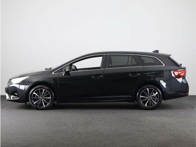 Toyota AVENSIS Touring Sports 1.8 VVT-i Executive Limited | Navigatie | Stoelverwarming |