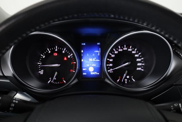Toyota AVENSIS Touring Sports 1.8 VVT-i Executive Limited | Navigatie | Stoelverwarming |
