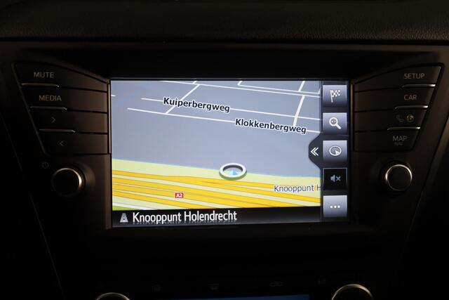Toyota AVENSIS Touring Sports 1.8 VVT-i Executive Limited | Cruise Control | Navigatie | Parkeercamera | Stoelverwarming |
