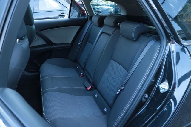 Toyota AVENSIS Touring Sports 1.8 VVT-i SkyView Edition, Panodak, Trekhaak, NAVI