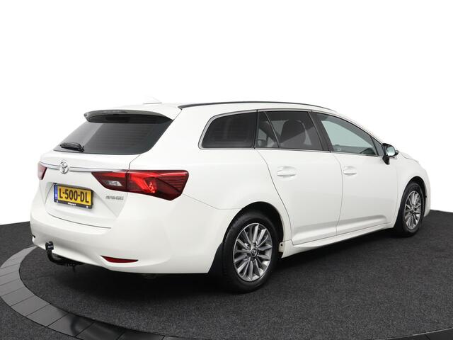 Toyota AVENSIS Touring Sports 2.0 VVT-i Aspiration | Trekhaak | Stoelverwarming | Parkeercamera |