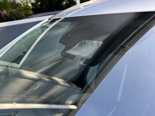 Toyota AVENSIS Touring Sports 1.8 VVT-i 147pk H6 Aspiration Navigatie Climate Control Trekhaak Camera
