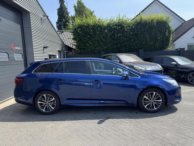 Toyota AVENSIS Touring Sports 2.0 VVT-i Dynamic | Navigatie | Camera | Cruise Control | Lane Assist | Trekhaak |