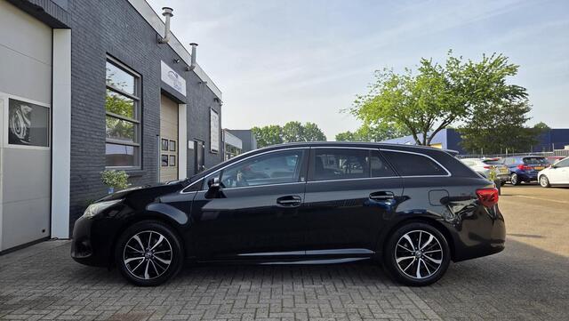 Toyota AVENSIS Touring Sports 1.8 VVT-i Team D | AUTOMAAT | 1e EIGENAAR | VOLLEDIGE AANTOONBAAR ONDERHOUDEN