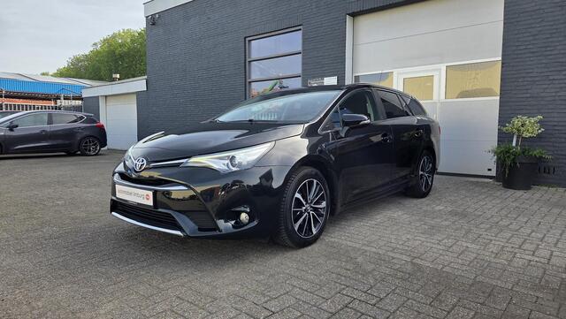 Toyota AVENSIS Touring Sports 1.8 VVT-i Team D | AUTOMAAT | 1e EIGENAAR | VOLLEDIGE AANTOONBAAR ONDERHOUDEN