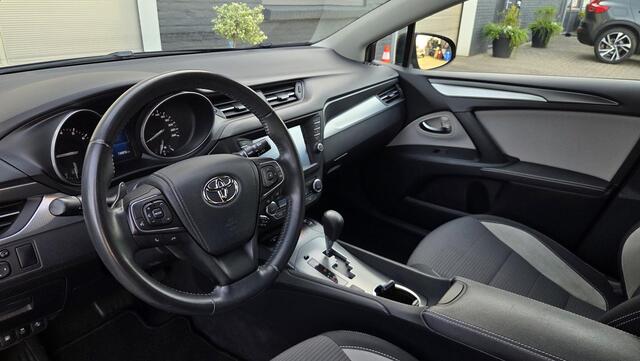 Toyota AVENSIS Touring Sports 1.8 VVT-i Team D | AUTOMAAT | 1e EIGENAAR | VOLLEDIGE AANTOONBAAR ONDERHOUDEN