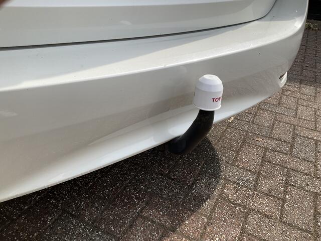 Toyota AVENSIS Touring Sports 1.8 VVT-i SkyView Limited Automaat Trekhaak Stoelverw Camera Dealer-Onderhouden!