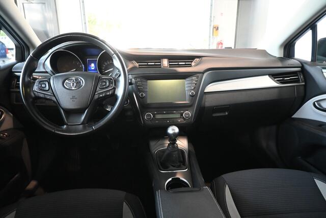 Toyota AVENSIS Touring Sports 1.8 VVT-i SkyView Limited Clima Navigatie Cruise Panoramadak Lane Assist Camera 100% Dealer Onderhouden! Inruil Mogelijk!